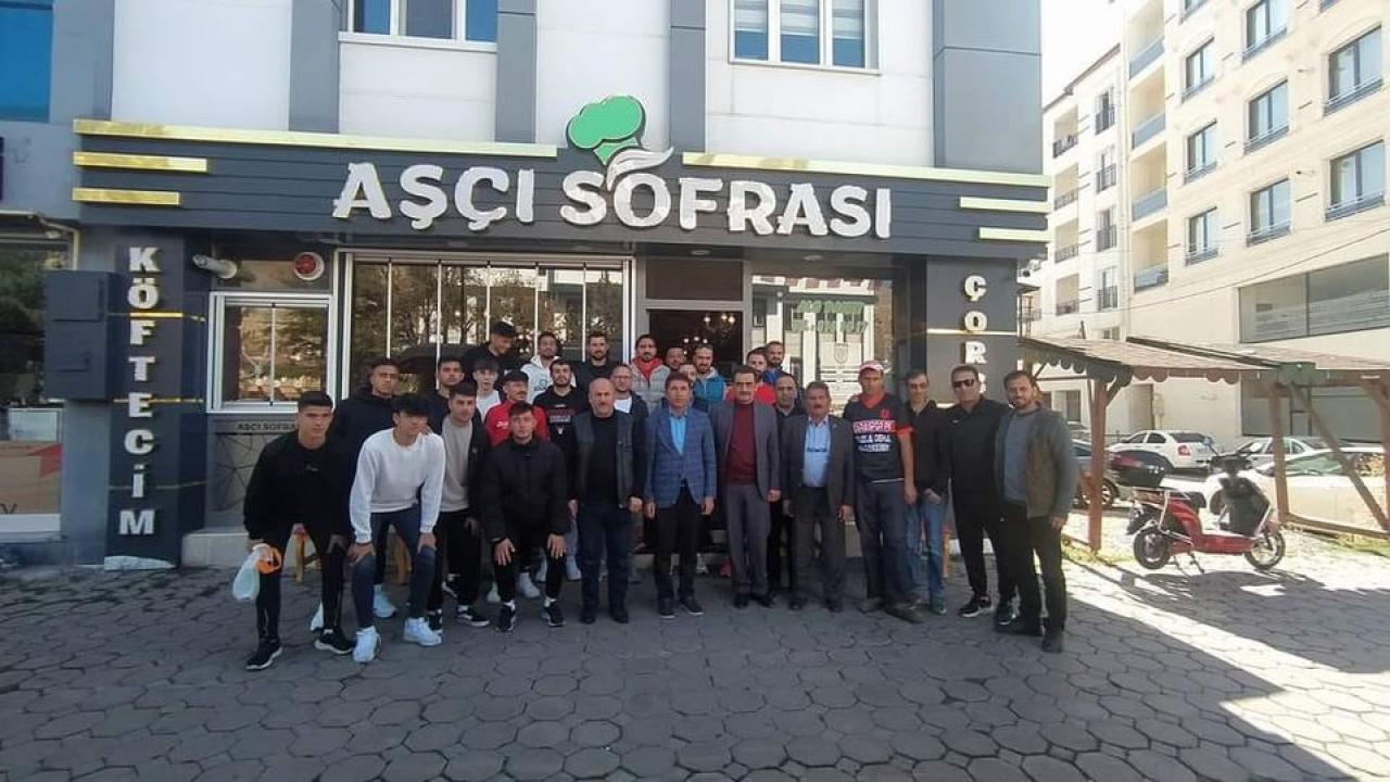 Belediye Başkanımız Fatih Çelik, Zara Spor oyuncularımız ile kahvaltı programında bir araya geldi.