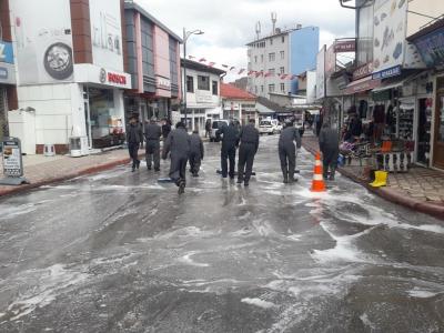 Cadde ve Kaldırımlarda Dezenfektan Çalışmaları