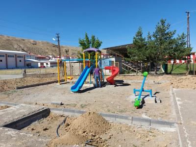 Ahmet Başyurt Mahallesinde Çocuk Oyun Parkı ve Aile Oturma Alanı Yapım Çalışmaları
