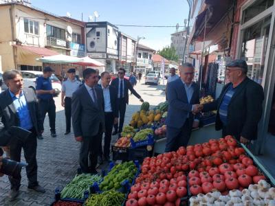 Valimiz Sn. Dr. Yılmaz Şimşek'ten Zara Esnafına Ziyaret