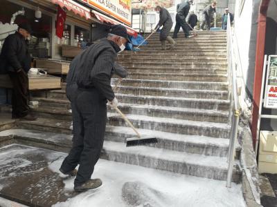 Cadde ve Kaldırımlarda Dezenfektan Çalışmaları