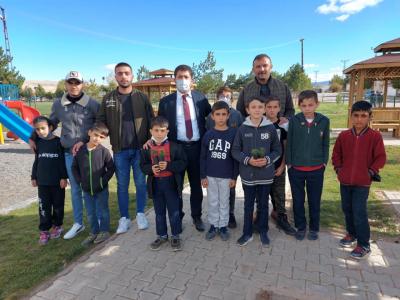 Ahmet Başyurt Mahalle Parkında Ağaçlandırma Çalışması