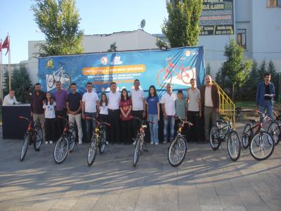 Zara’da Başarı Pedal Çeviriyor! 84 Sınıf Birincisine Bisiklet Hediye Edildi