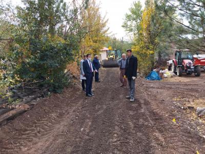 Başkan Çelik Karşıyaka Mahallemizde Devam Eden Kilitli Parke Taşı Çalışmalarını Yerinde İnceledi